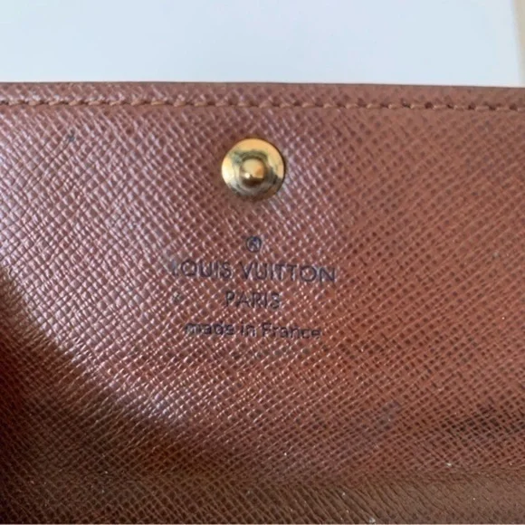 LOUIS VUITTON Monogram 6 Key Holder
